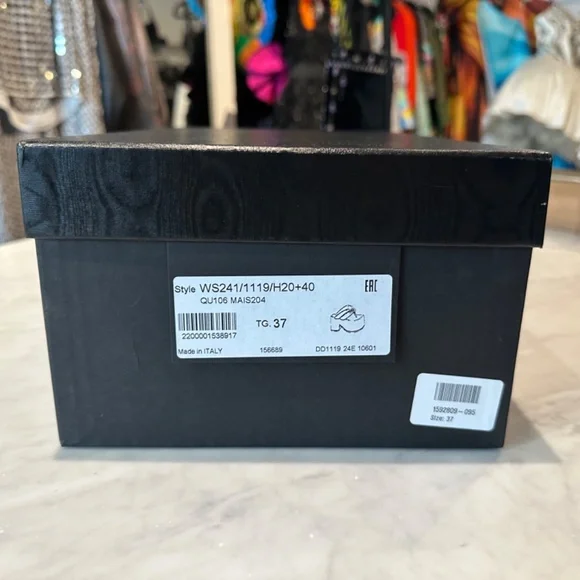 Stunning Dries Van Noten Logo Box 8x13.5x5.2 - Picture 4 of 4